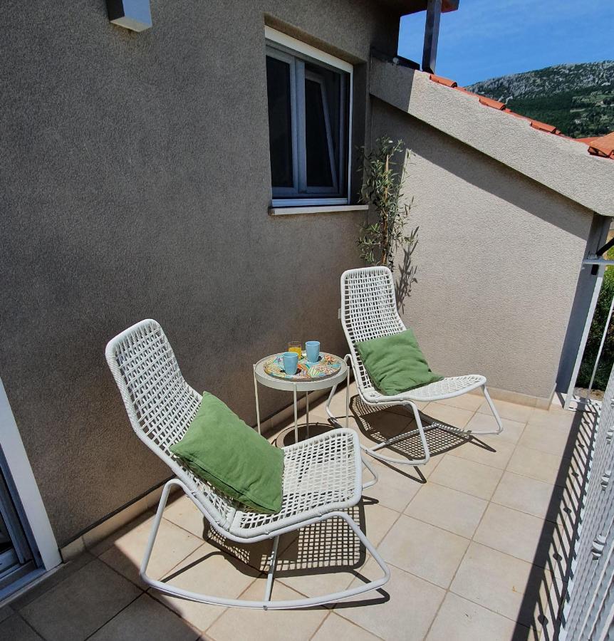 Villa Elysium - Beautiful Family House With Heated Pool Каштела Экстерьер фото