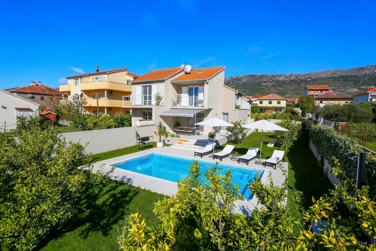 Villa Elysium - Beautiful Family House With Heated Pool Каштела Экстерьер фото