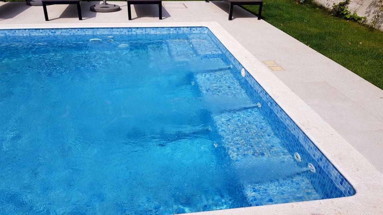Villa Elysium - Beautiful Family House With Heated Pool Каштела Экстерьер фото